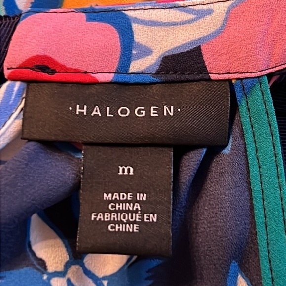 NWT Halogen | Navy Blue Pop Floral Print Tie Neck Flowy Blouse | Size Medium - Picture 5 of 11